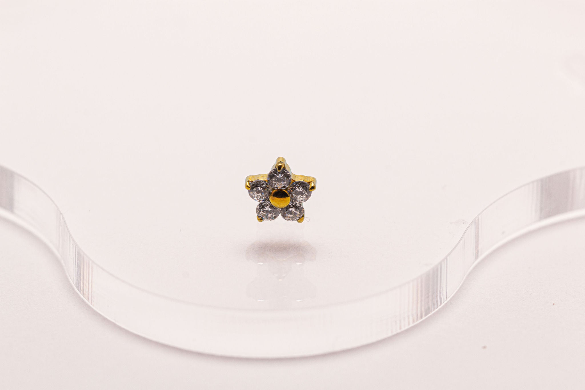 Hexaflower zircon center titanium