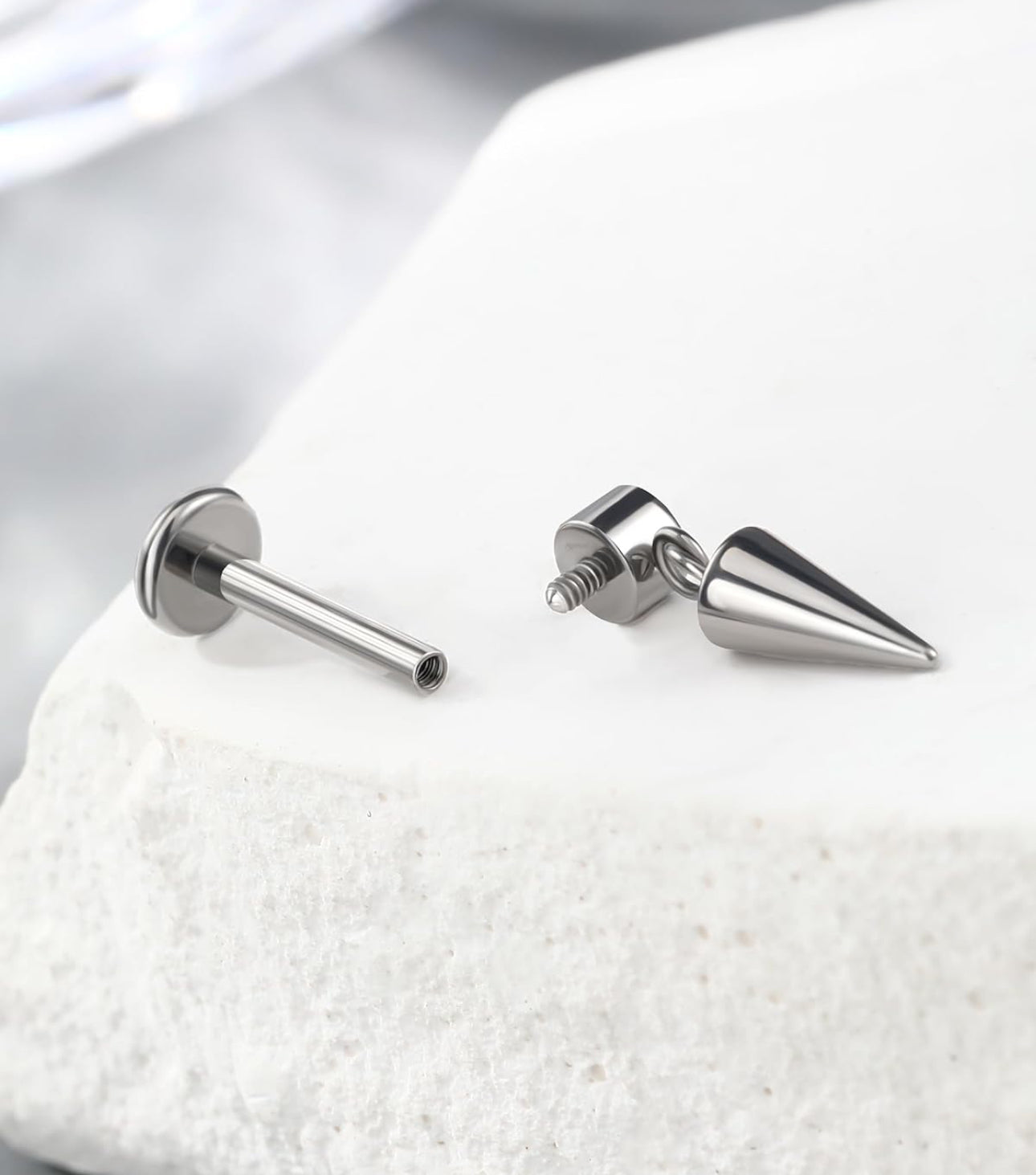 Disc cabochon pendal spike